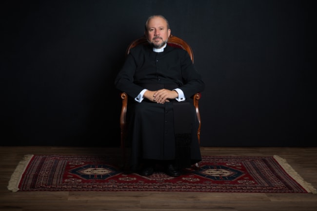 Reverend Benyamin Studio Photoshoot